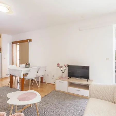 דירה Merry Center & *