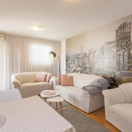 דירה Merry Center & מאקרסקה